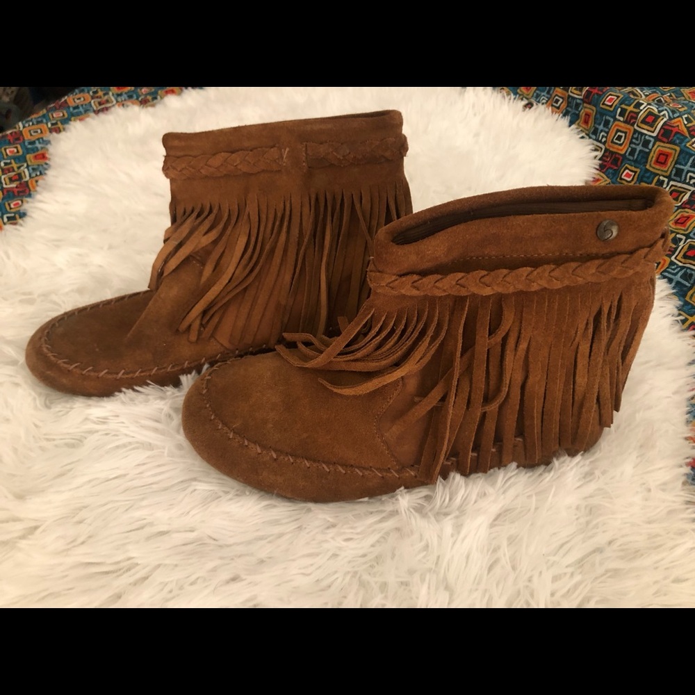 Makalu- Women’s Leather Moccasins